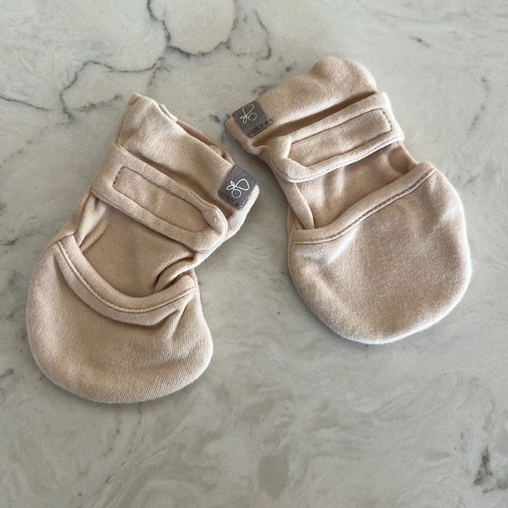 Goumi Stay On Mittens 0-3 months